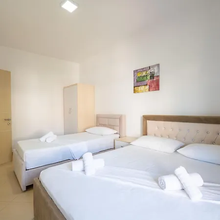 Annes Hotel Sarande